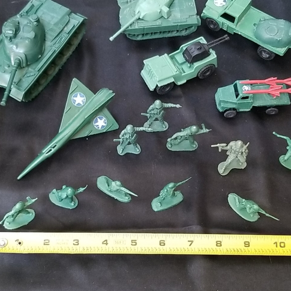 U.S. Army Toys Salevintage Army Toys Green Plastic Poshmark